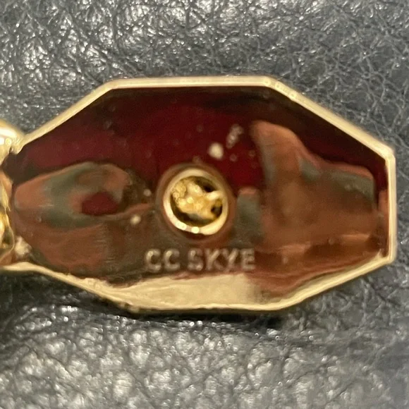 Never worn CC Skye chain bracelet with green stone on closure! - Picture 6 of 6